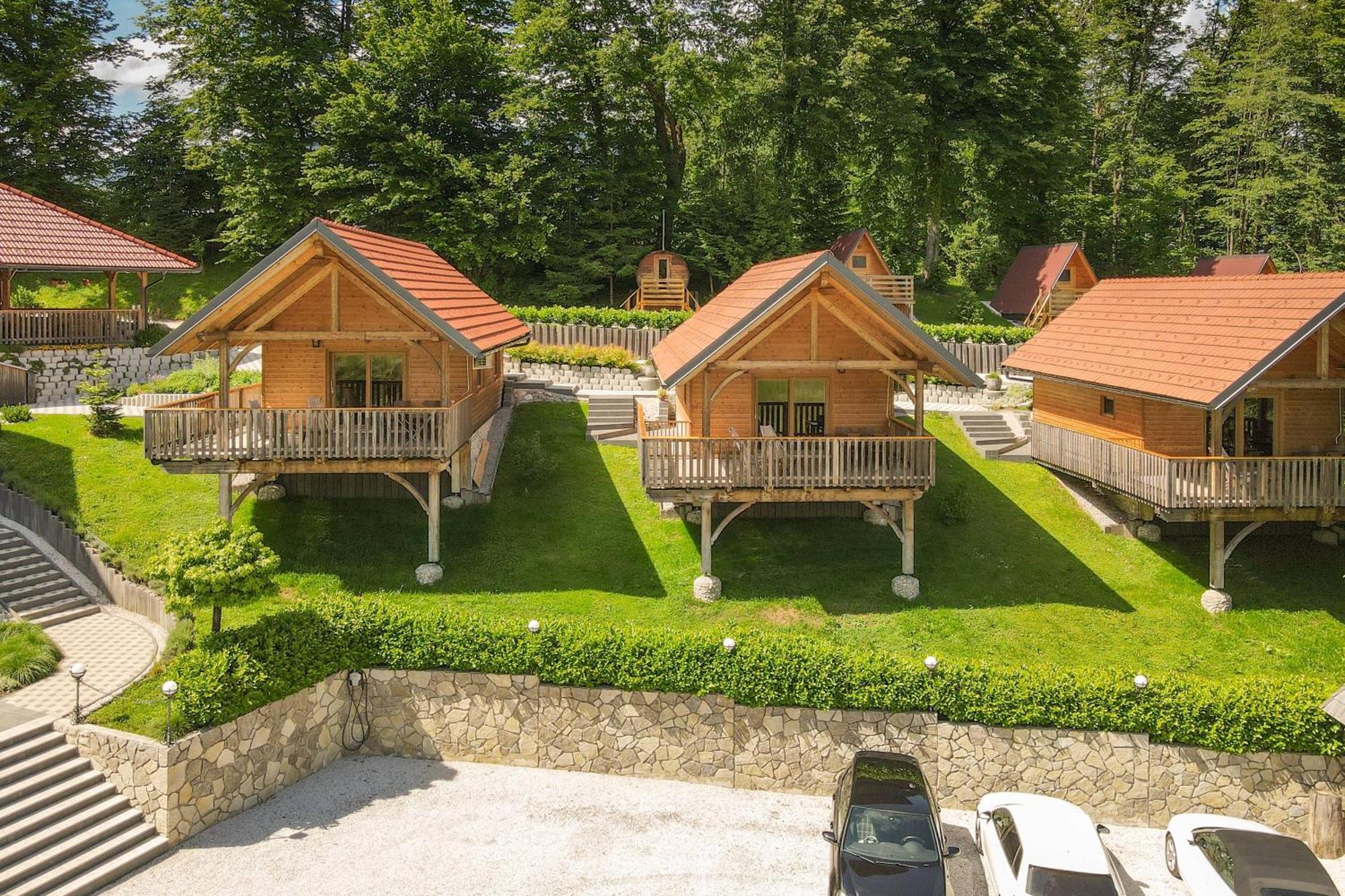 Resort Pri Hrastu Камнік Екстер'єр фото
